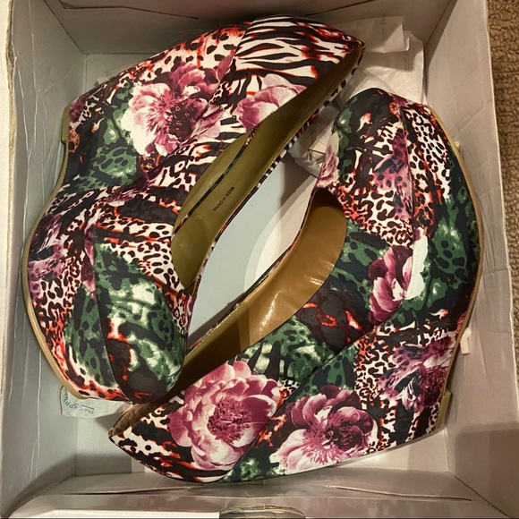 New Floral pattern wedge! - Picture 5 of 5